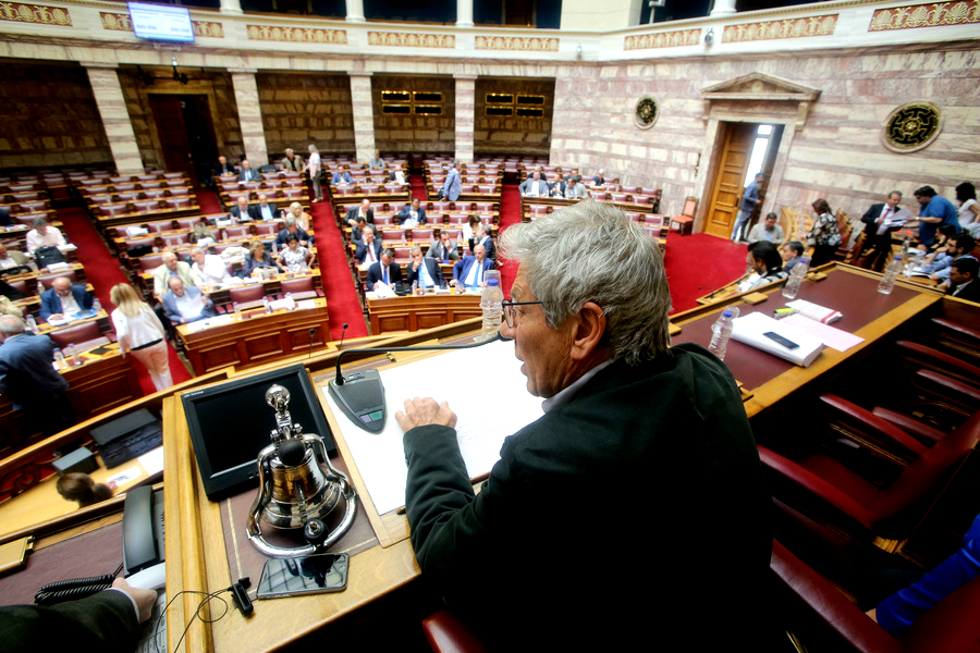 Στη Βουλή το πακέτο των νέων μέτρων: Τι αναμένουμε από την ψηφοφορία