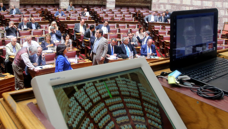 Η Ολομέλεια της Βουλής θα αποφασίσει για Κασιδιάρη και βουλευτές της ΧΑ