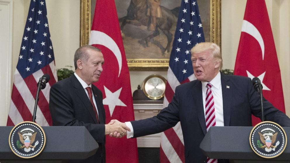 Συνάντηση Τραμπ – Ερντογάν: Ψυχρές αβρότητες…