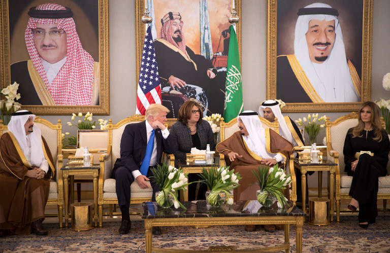Στη Σαουδική Αραβία το πρώτο ταξίδι του Τραμπ στο εξωτερικό