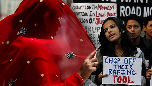 Ινδία: Έκοψε το πέος του επίδοξου βιαστή της