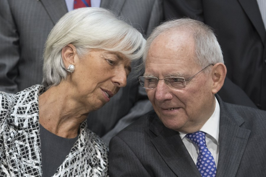 Σόιμπλε πριν το Eurogroup: Οι διάφορες για την ελάφρυνση του χρέους με το ΔΝΤ παραμένουν