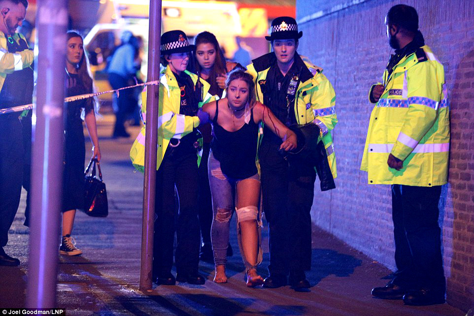 Τρομοκρατική επίθεση σε συναυλία στο Μάντσεστερ – Στους 22 οι νεκροί [ΒΙΝΤΕΟ]