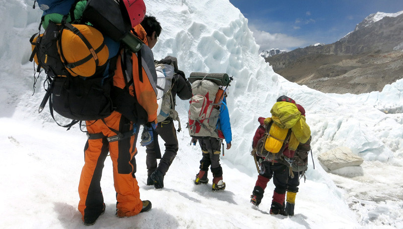 Ακόμη τέσσερις νεκροί ορειβάτες στο Εβερεστ