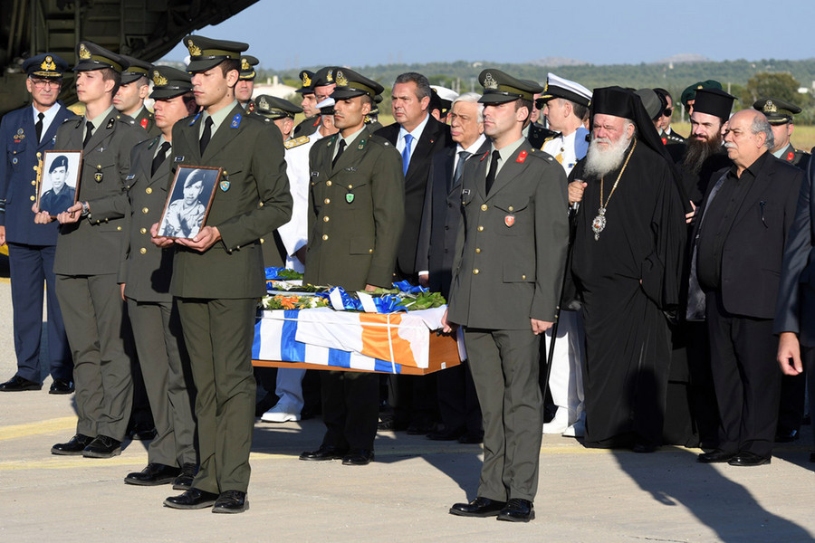 Στην Ελλάδα επέστρεψαν 43 χρόνια μετά, τα λείψανα 17 στρατιωτών της ΕΛΔΥΚ