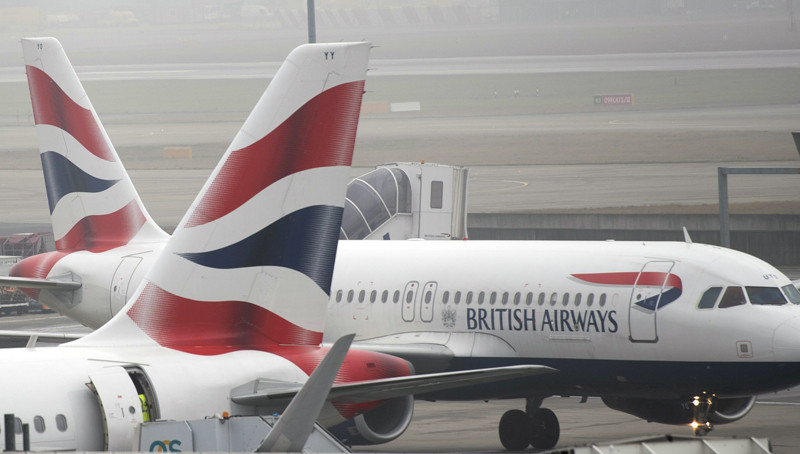 Ξεκινούν οι πτήσεις της British Airways από το Λονδίνο – Παραμένουν προβλήματα στο Χίθροου