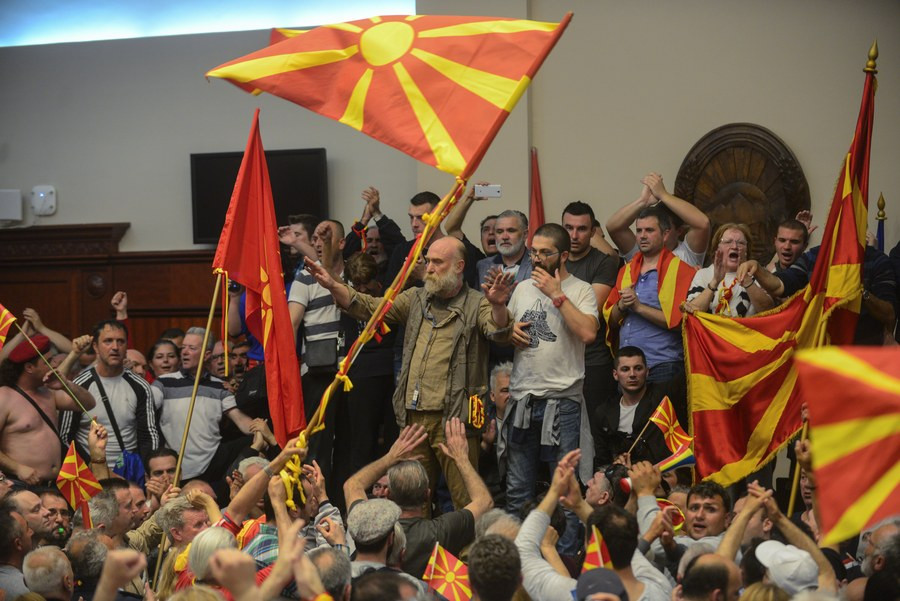 Νέα κυβέρνηση στην ΠΓΔΜ – Αύριο η ψήφος εμπιστοσύνης