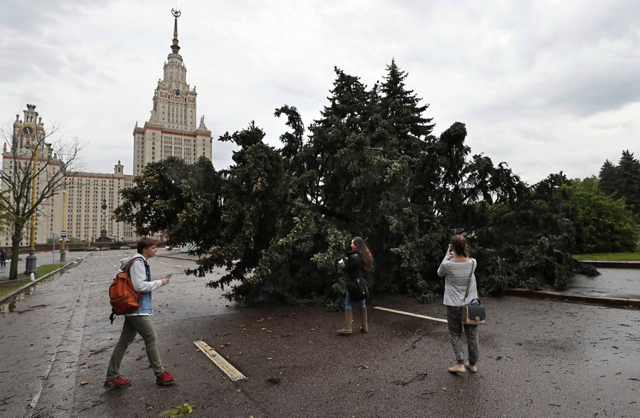Η πιο φονική καταιγίδα των τελευταίων δεκαετιών στη Μόσχα [ΦΩΤΟ+ΒΙΝΤΕΟ]