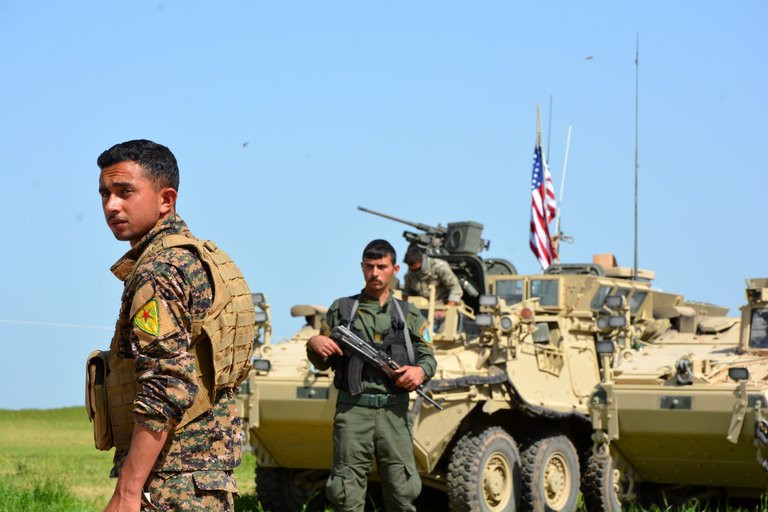 ΗΠΑ: Άρχισε η αποστολή όπλων στους Κούρδους της Συρίας