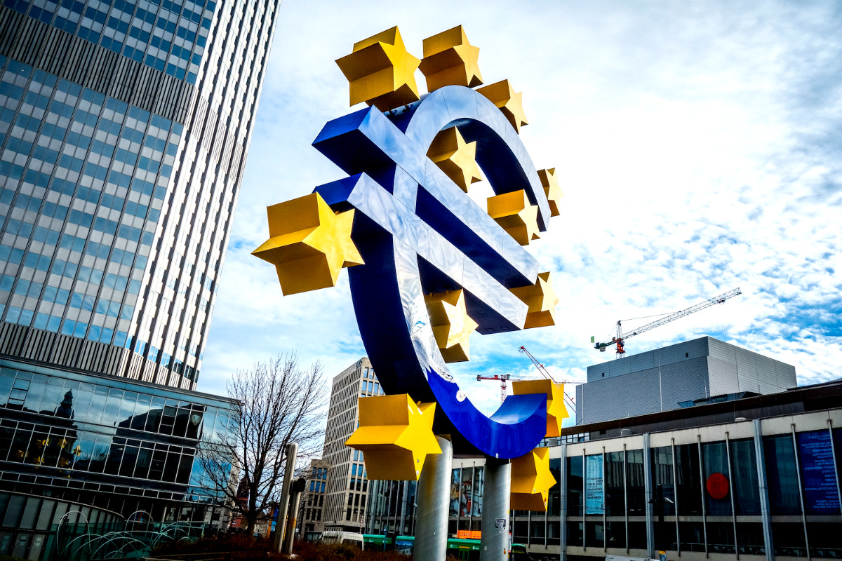 Ο όρος της ΕΚΤ για το QE: «Καθαρά» μέτρα για το χρέος