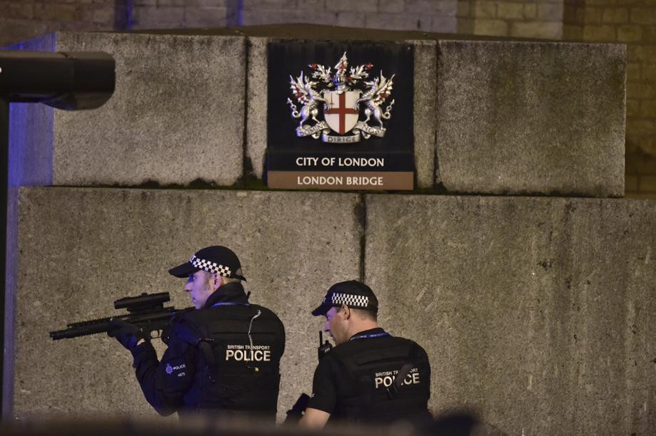 Επίθεση στο Λονδίνο: Επιδρομή της αστυνομίας στο διαμέρισμα ενός εκ των δραστών