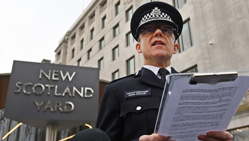 Τρομοκρατική επίθεση στο Λονδίνο: Οκτώ αστυνομικοί «άδειασαν» τα όπλα τους στους δράστες