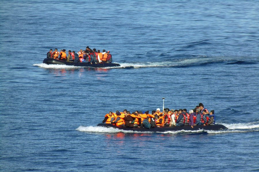 Ακροδεξιοί κάνουν crowdfunding για να βουλιάζουν βάρκες με πρόσφυγες
