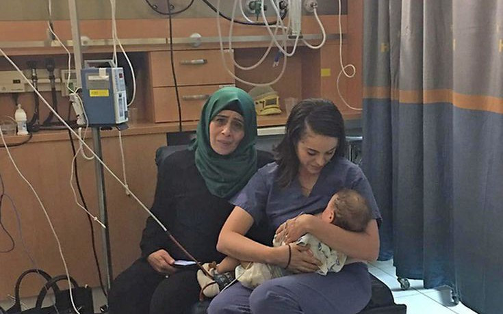 Ισραηλινή νοσοκόμα θήλασε μωρό Παλαιστινίων για να το σώσει