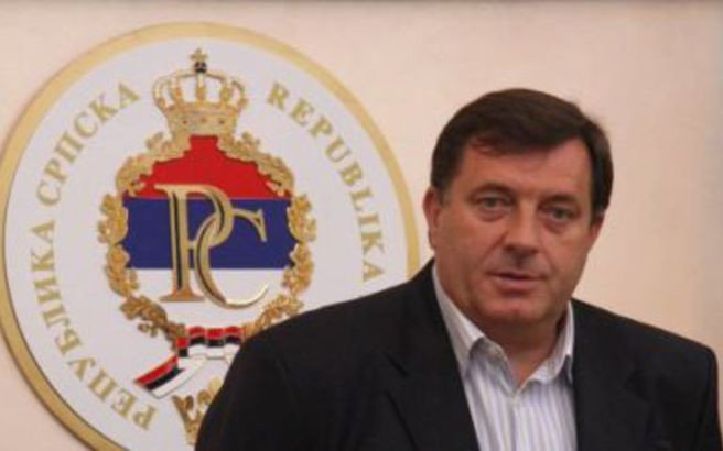 Ο πρόεδρος της Σερβίας απαγόρευσε τη διδασκαλία της πολιορκίας του Σαράγεβου και της γενοκτονίας στην Σρεμπρένιτσα