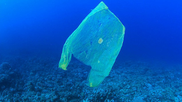 Τέλος στη δωρεάν πλαστική σακούλα από το 2018
