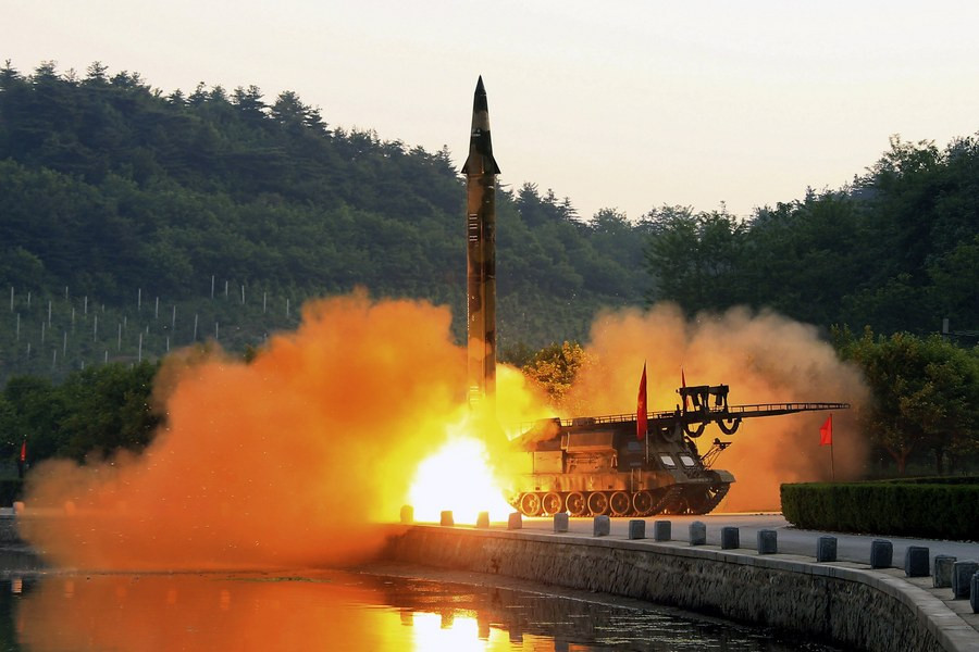 Πολλαπλή εκτόξευση πυραύλων από τη Βόρειο Κορέα