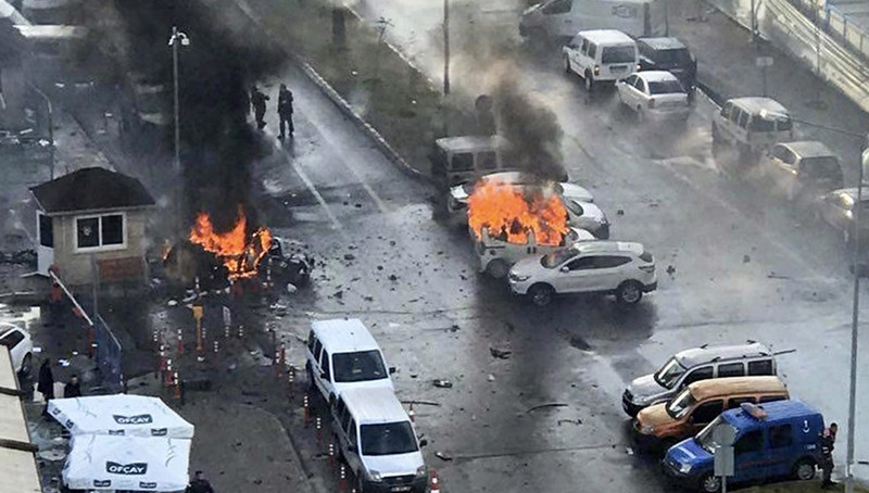Έκρηξη παγιδευμένου αυτοκινήτου στην επαρχία Μπατμάν της Τουρκίας