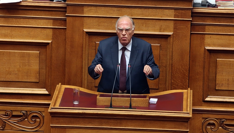 Β. Λεβέντης: Η Βουλή υποχρεώνεται να ψηφίσει γελοία πράγματα [Βίντεο]