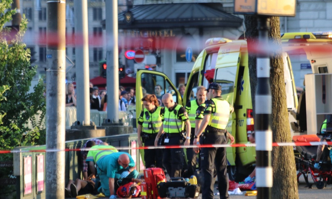 Άμστερνταμ: Αυτοκίνητο έπεσε πάνω σε πεζούς – Στους 8 οι τραυματίες, οι δύο σοβαρά