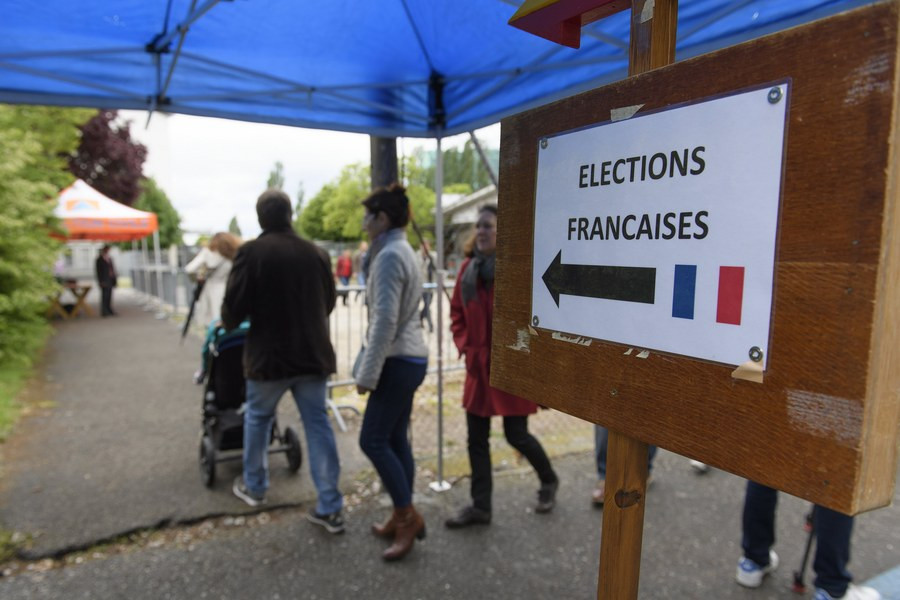 Στις κάλπες ξανά οι Γάλλοι για τον α’ γύρο των βουλευτικών εκλογών