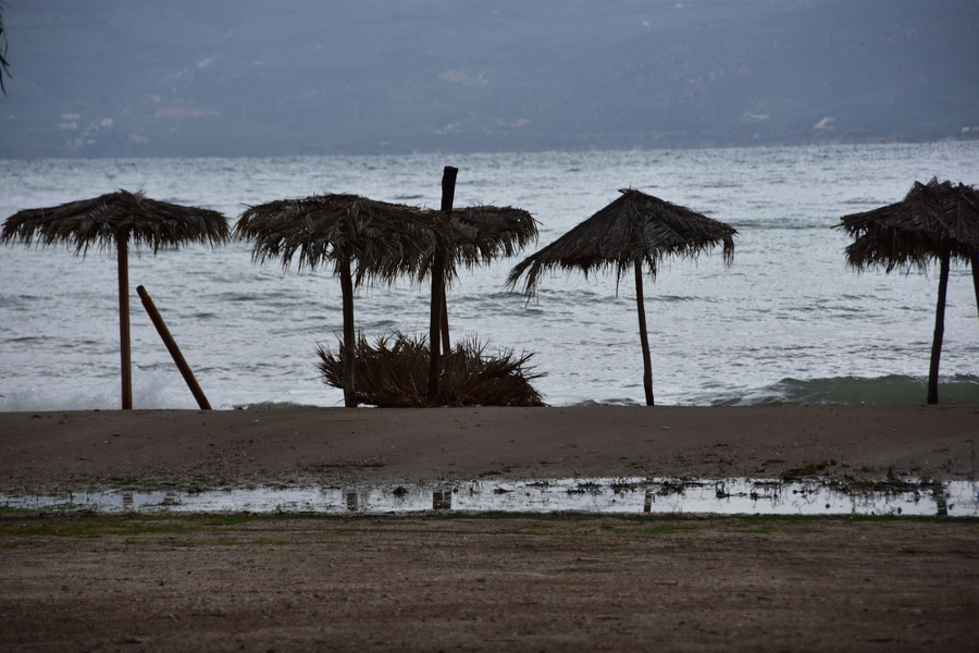 Χαλάει ο καιρός: Βροχές και καταιγίδες σε όλη τη χώρα