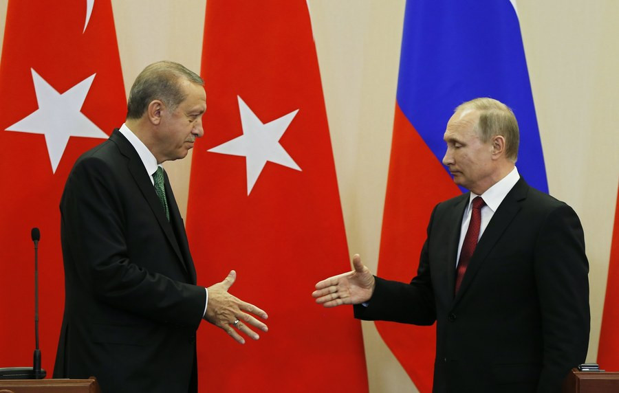 Τούρκοι στρατιωτικοί: «Η Τουρκία αλληθωρίζει προς την Ρωσία»