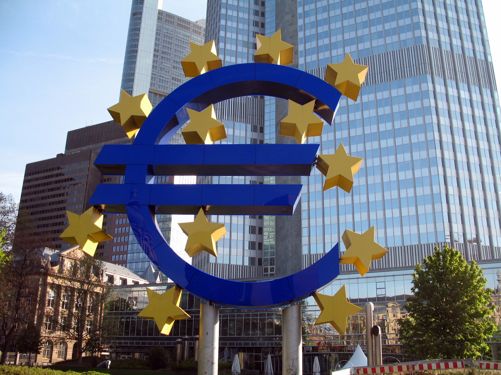 Μεγαλύτερη σαφήνεια για το χρέος ζητάει η ΕΚΤ