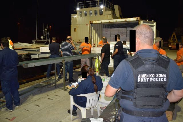 Πλοίο με 1,5 εκ. πακέτα λαθραία τσιγάρα εντοπίστηκε στην Κρήτη