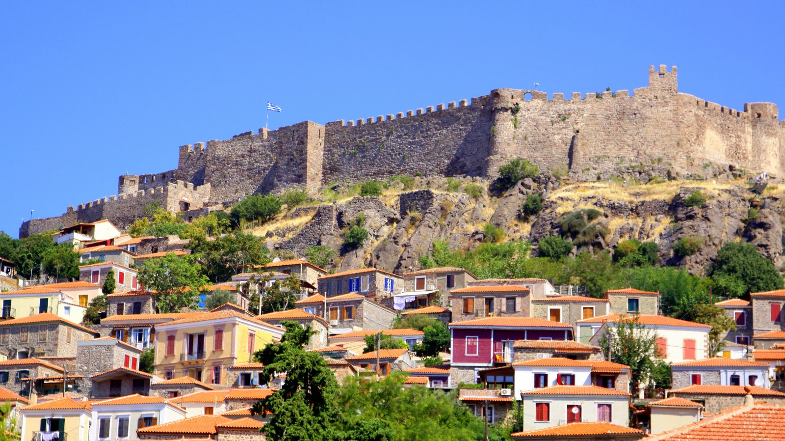 Λέσβος: Ο μετασεισμός «χτύπησε» το Κάστρο του Μολύβου – Κλείνει για δέκα ημέρες
