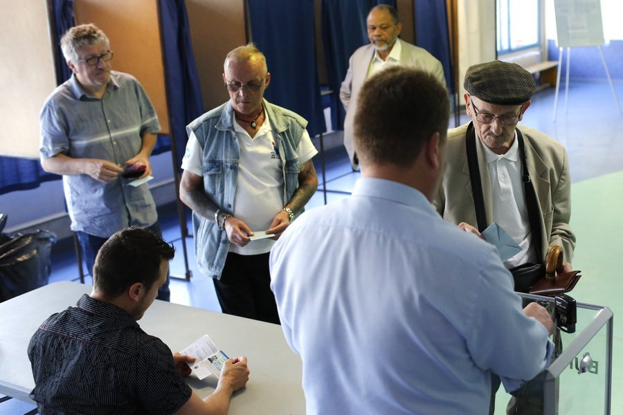 Γαλλία: Στο ιστορικό ρεκόρ του 57% – 58% η αποχή στον δεύτερο γύρο των βουλευτικών εκλογών