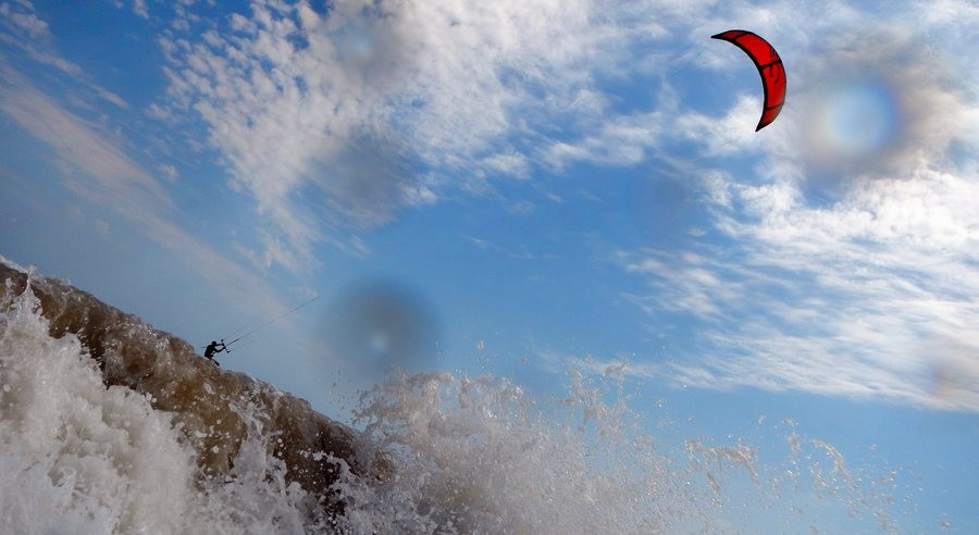 Σοβαρός τραυματισμός τουρίστριας με Kite Surf στη Νάξο