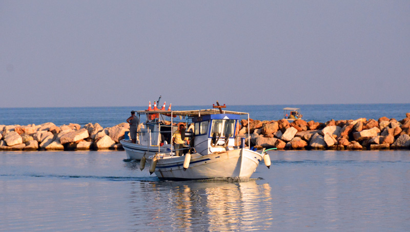 Τουρκικό σκάφος παρενόχλησε Ελληνοκύπριους ψαράδες