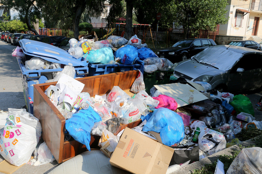 Εισαγγελική έρευνα για τα σκουπίδια στην Αθήνα