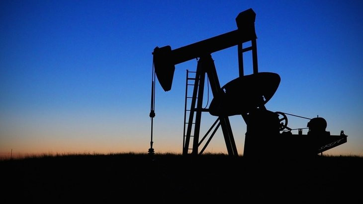 Η Γαλλία σταματάει να δίνει άδειες για έρευνες πετρελαίου