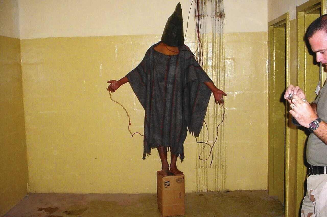 Το εγχειρίδιο του «καλού βασανιστή»… με το «κύρος» της CIA