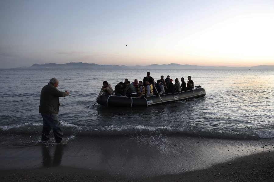 Πάνω από 100.000 πρόσφυγες στην Ευρώπη – Χιλιάδες οι πνιγμένοι