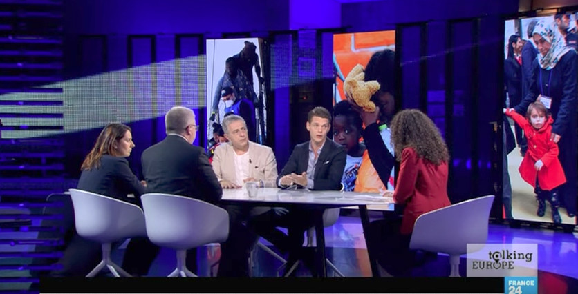 Κούλογλου σε γαλλική τηλεόραση: Άλλο τράπεζες, άλλο πρόσφυγες