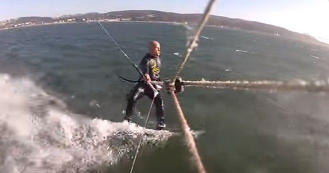 Kite surfer συγκρούεται με φάλαινα! [ΒΙΝΤΕΟ]