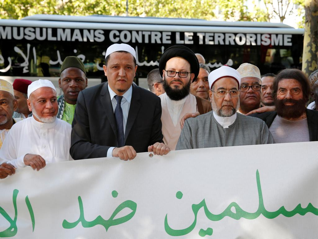 Από το Παρίσι στο Βερολίνο η πορεία των ιμάμηδων ενάντια στην τρομοκρατία