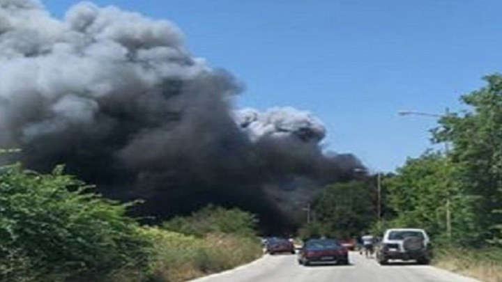 Πυρκαγιά σε αποθήκη με εύφλεκτα υλικά στο Διδυμότειχο – Σημειώθηκαν εκρήξεις [ΦΩΤΟ+ΒΙΝΤΕΟ]