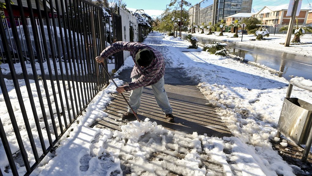 Χιλή: Σπάνια χιονόπτωση προκαλεί χάος [ΒΙΝΤΕΟ]