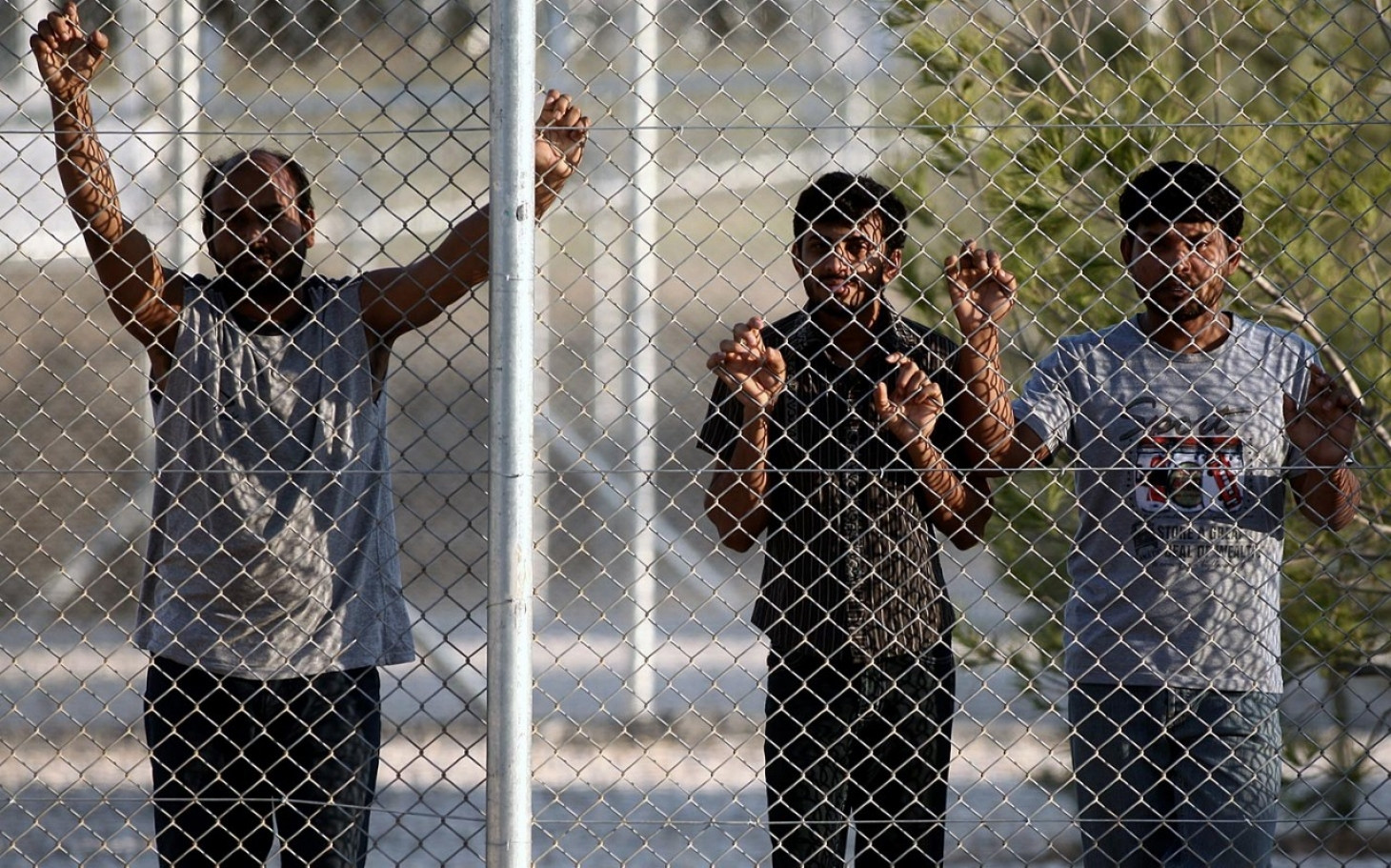 Κρατούσαν κλειδωμένους μετανάστες σε αποθήκη