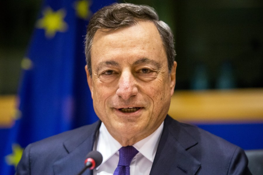 Παράθυρο από Ντράγκι για αλλαγή πολιτικής της ΕΚΤ