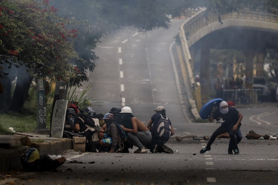 Βενεζουέλα: Δύο νεκροί κατά την διάρκεια της γενικής απεργίας που κήρυξε η αντιπολίτευση
