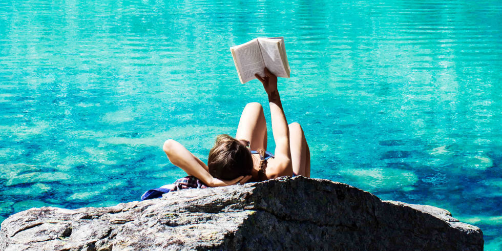 10 βιβλία που πρέπει να διαβάσετε αυτό το καλοκαίρι