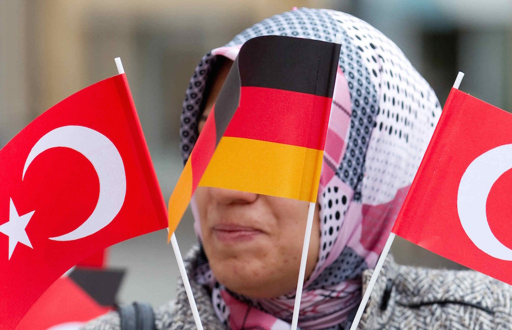 Γκάμπριελ προς Τούρκους Γερμανίας: «Μας ανήκετε»