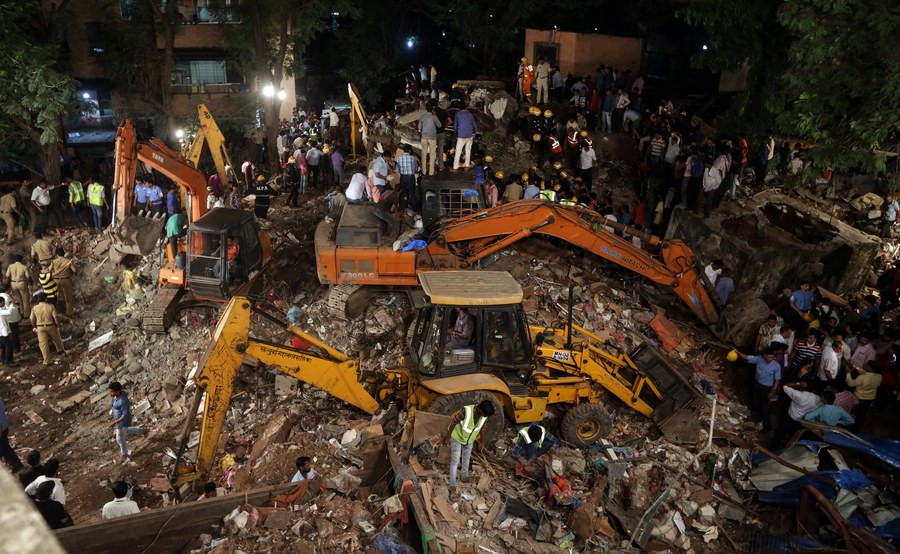Ινδία: 17 νεκροί από κατάρρευση κτιρίου