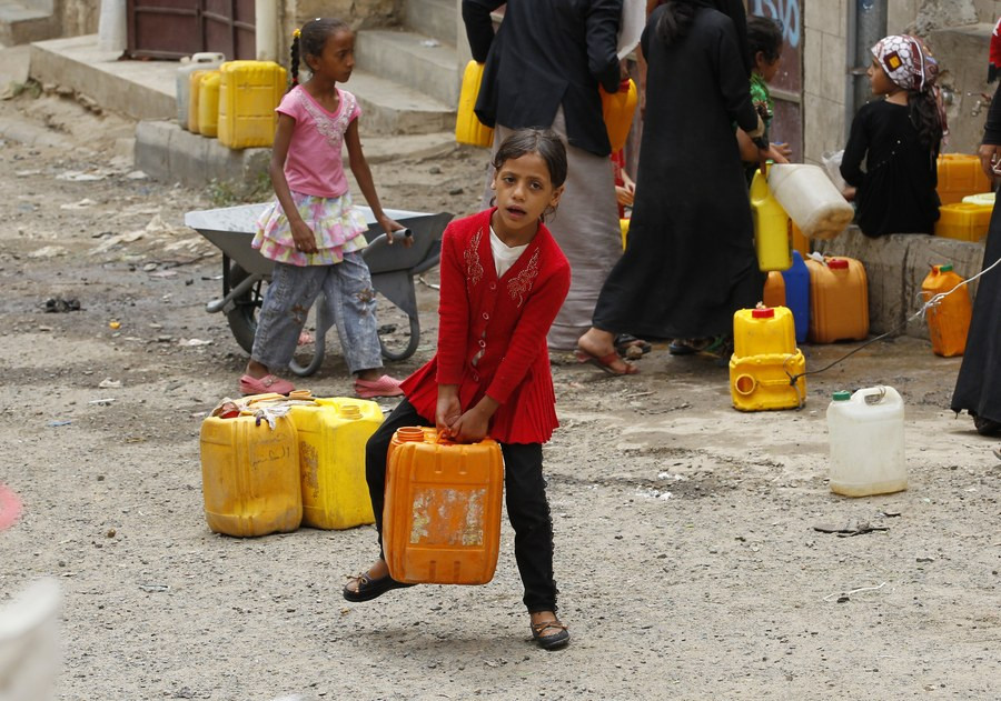 Στο «έλεος» της χολέρας και της πείνας τα παιδιά της Υεμένης