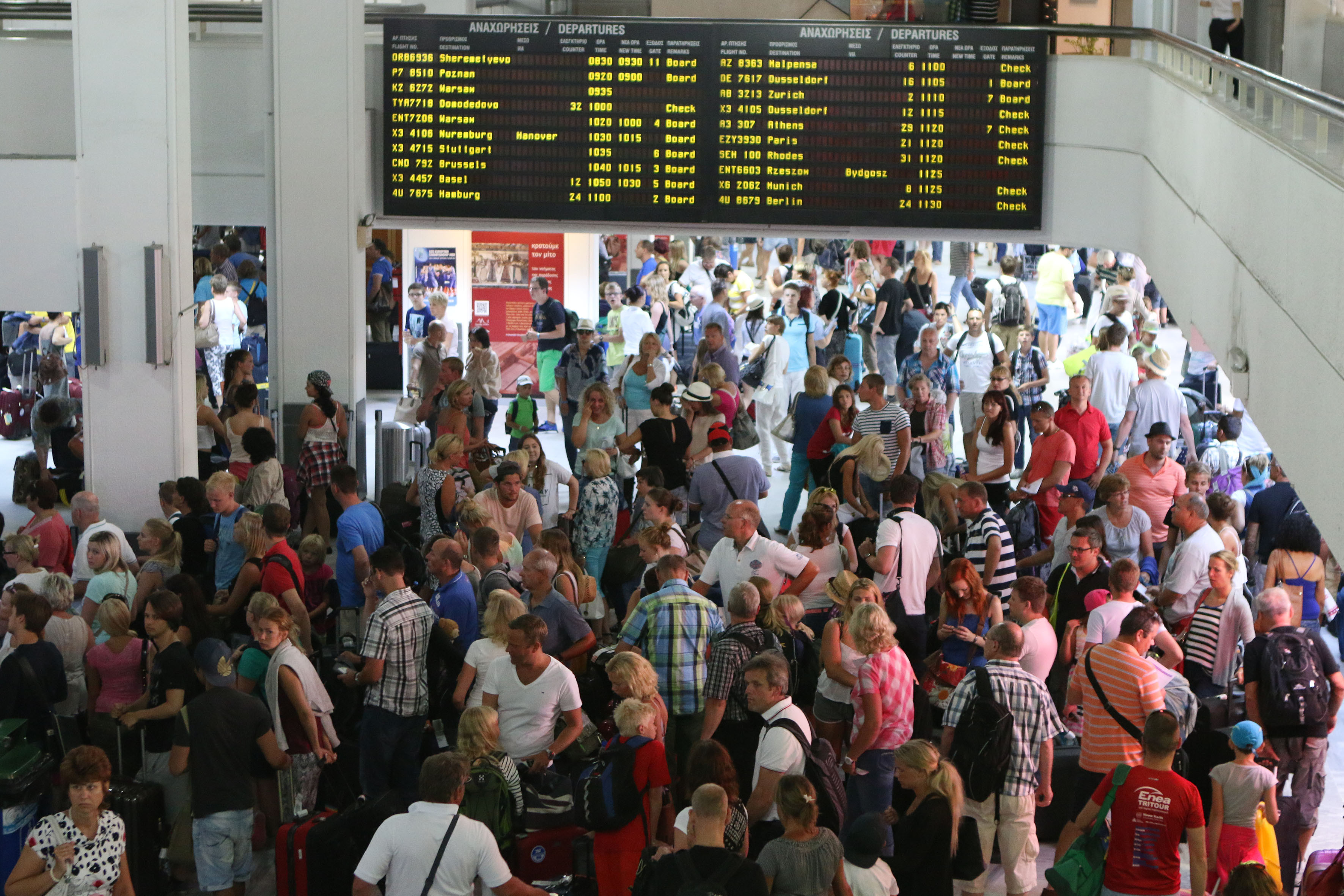 Διψήφια αύξηση αφίξεων στα ελληνικά αεροδρόμια